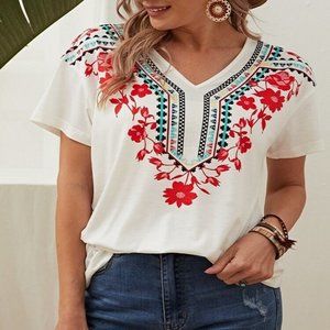 Women's Plus 2X V Neck Floral Print Tee